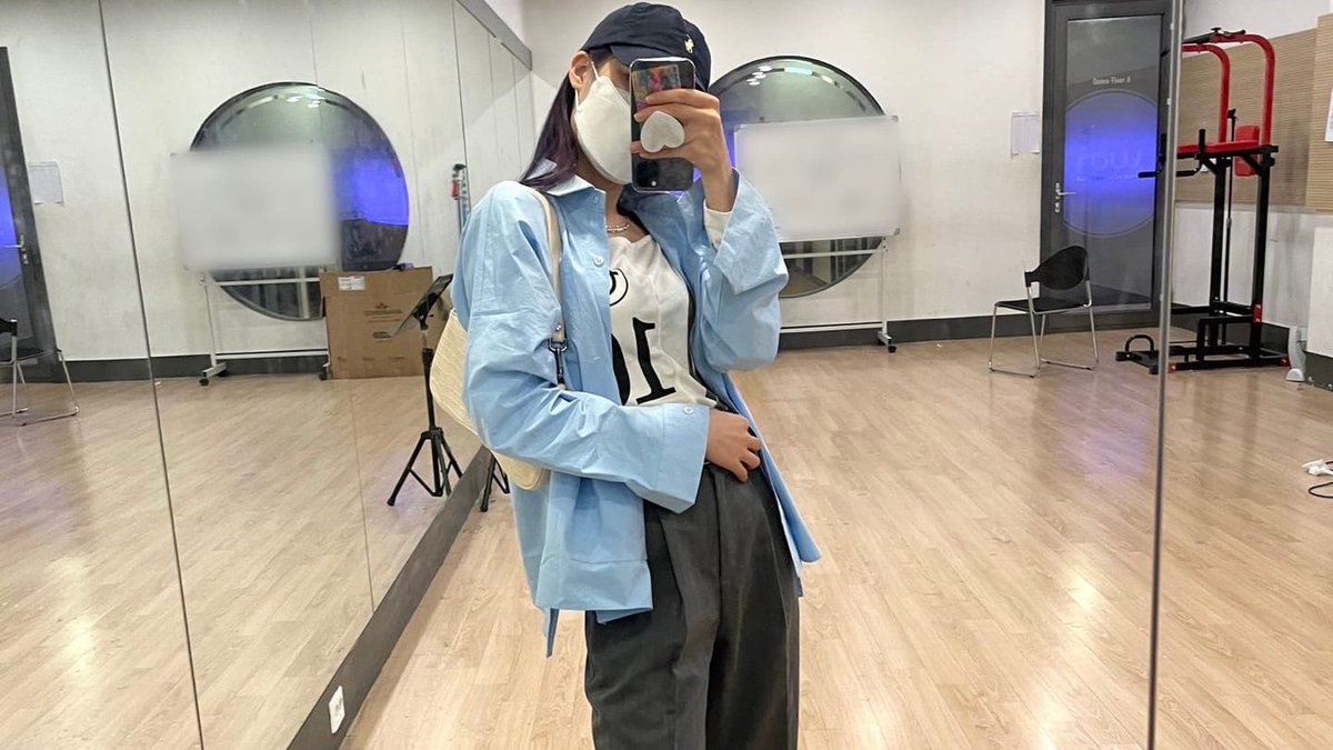 puppeties's tweet image. 𝙿or fin sali de mi cueva para ser una niña humilde y no solo me refiero a las fachas que traigo hoy ♡ después de todo siempre hay que dar la cara por todas y #𝚜a𝕚𝐥o͞𝐫s瑞穂છ𝑑e̤𝕓ut 💿 fue mi destino para poder caer en lentamente en la locura.

𝚍e𝕒r, 𝐥ovǝ: ूू❥ 𝙼e𝖉ussa