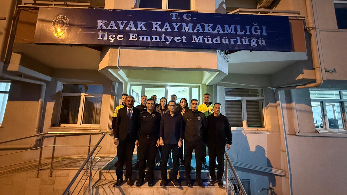 KavakKaymakaml's tweet photo. Kaymakamımız Sn. Taha GENÇ, İlçe Emniyet Müdürlüğü’nde düzenlenen iftar programında Emniyet personeli ile bir araya geldi.

@TCSamsunValilik https://t.co/24W9x2PhYf