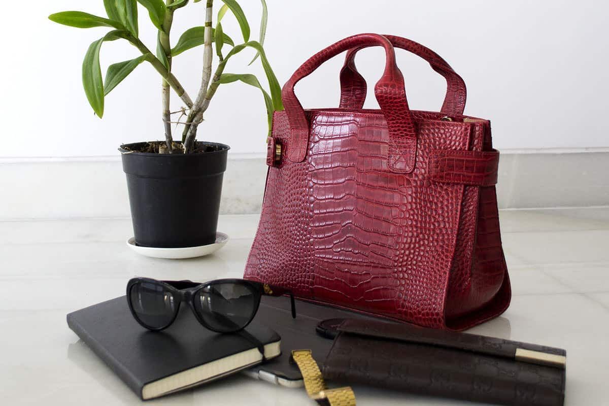 Maroquinerie - Maison Héritage et Victor et Hugo
Réalisez 82% d’économies en matière de sacs à main &amp; chaussures en cuir avec cette vente privée qui se termine le 17 mars à 8h. #maroquinerie #maisonheritage #venteprivee #venteflash
=> bit.ly/4hov478