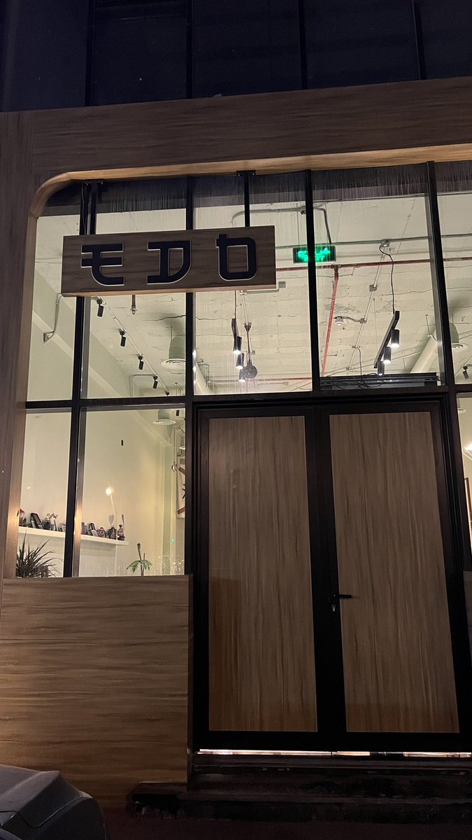 Dr_d7am's tweet image. Edo 🇯🇵 ايدو 

يعتبر أجدد مطعم ياباني فتح في الرياض ( بحي الياسمين ) 

المطعم تصميمه Authentic واكلهم لذيذ جدا والأسعار جدا مناسبة مقارنة بالمطاعم اليابانية 

حاليا إفتتاح تجريبي وساعات العمل محدودة بس يستاهل الزيارة لازم تجربونه 👍🏼