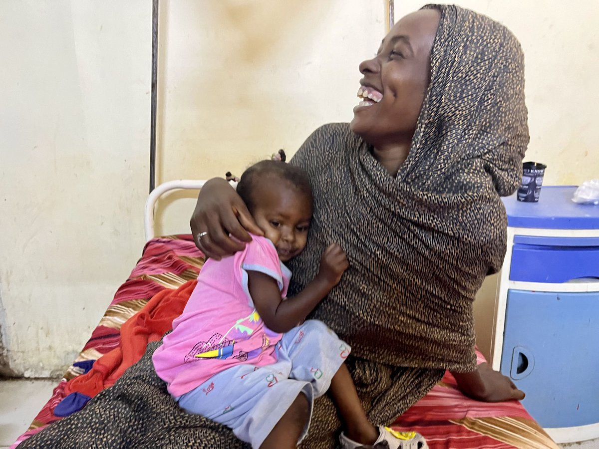 MSF_Sudan's tweet photo. In Omdurman, Khartoum state, @MSF supports the inpatient therapeutic feeding centre at the Ministry of Health Al Buluk hospital.
Medical staff help severely malnourished children with complications recover, providing treatment to children like Manasic and Manar https://t.co/R7TJz4lBsm