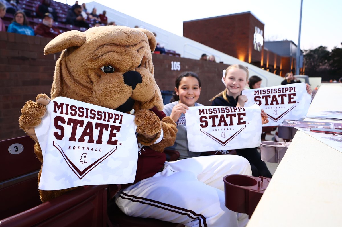 Thank you for your service Colonel Blaine and Senior Airman Barbary!

#HailState🐶