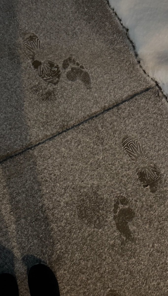 As Mack’s neighbor, can confirm the barefoot thing is the real deal 🦶 buffalo will miss you <a href="/mackhollins/">Mack Hollins</a>