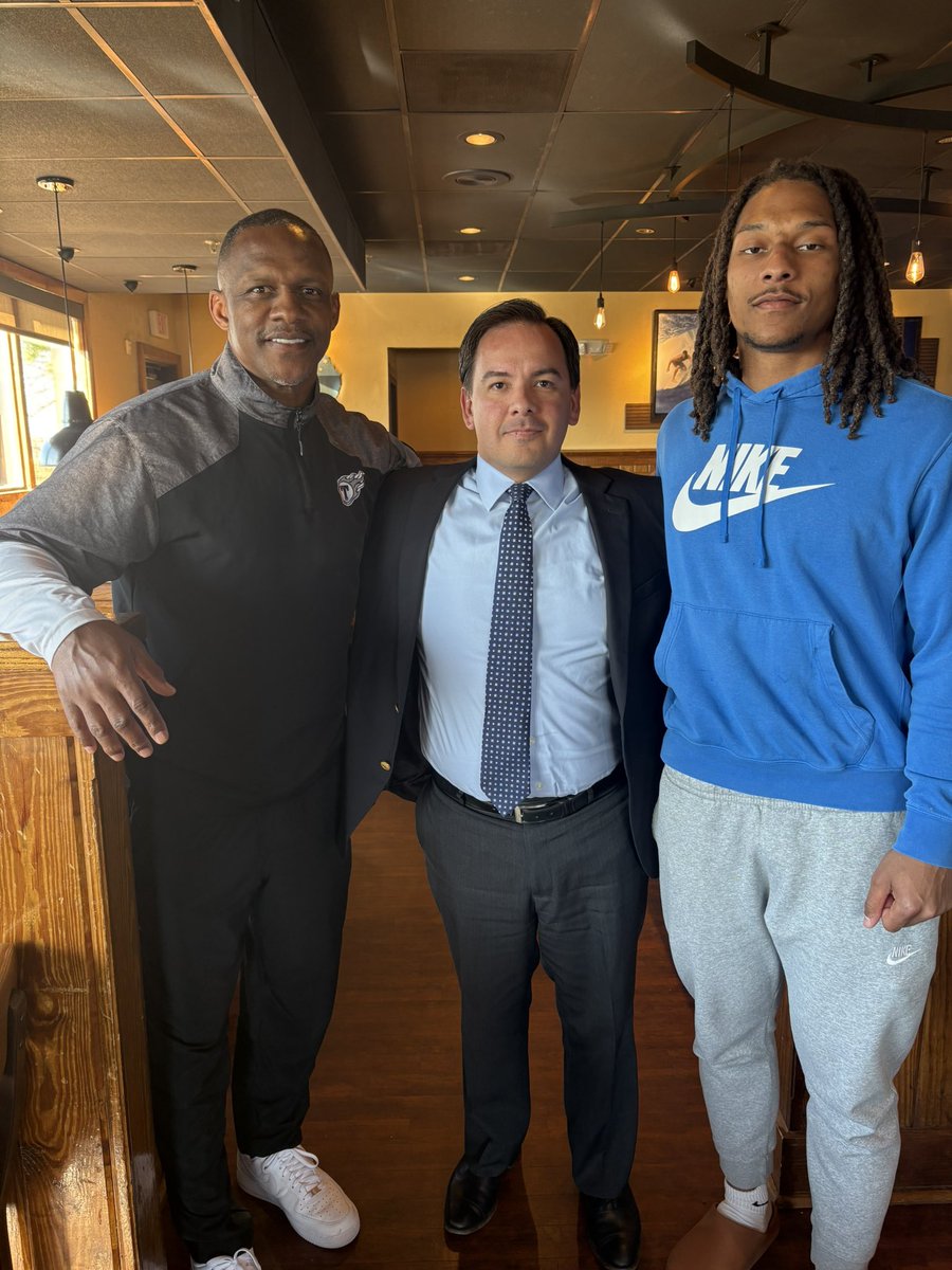 Zak Rodriguez (@zakrlaw) on Twitter photo 