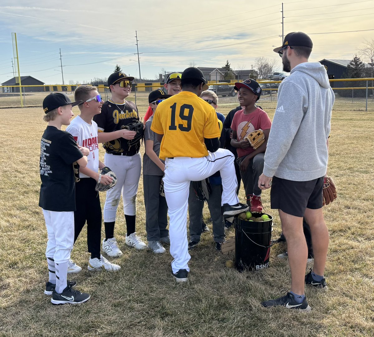 STARFIRES tweet media