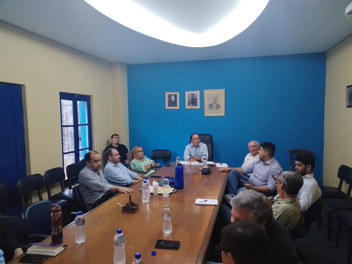 Parlamentarios de oposición en sede el PLRA. Como Presidente de la  JLRA participe de la reunión