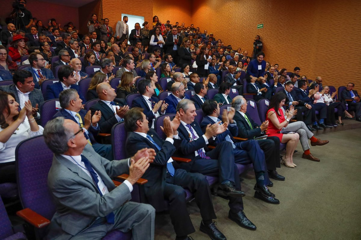 CANACINTRAMex's tweet photo. 1/3

¡La Fuerza de la Industria mira hacia el futuro en unidad! ⚙️
En la celebración de la Asamblea General  Ordinaria, nuestra Presidenta @ESPEAZAR , realizó su informe de actividades correspondiente al periodo 2024-2025. https://t.co/r5RX6T7Nxq