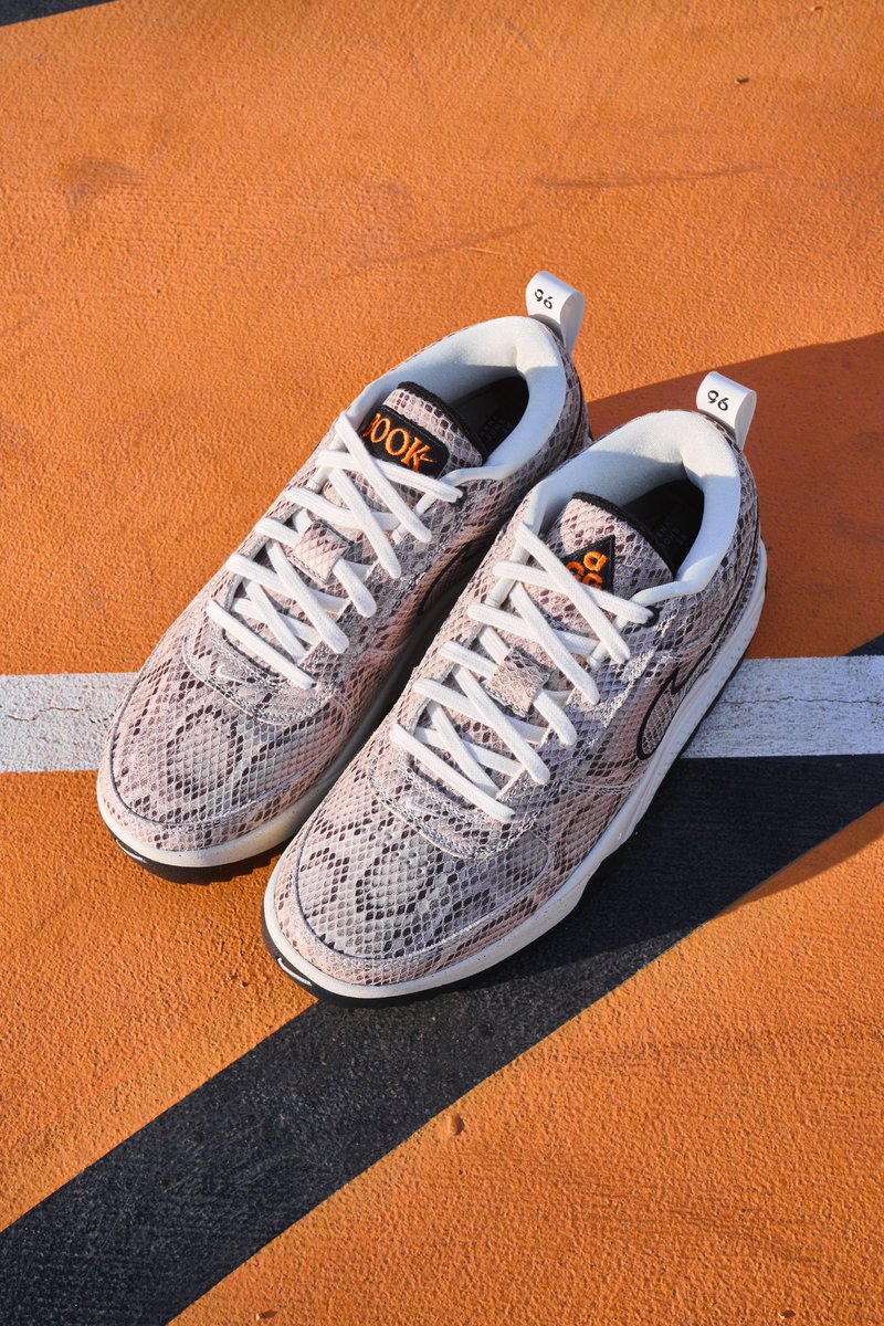 Reshoevn8r tweet media