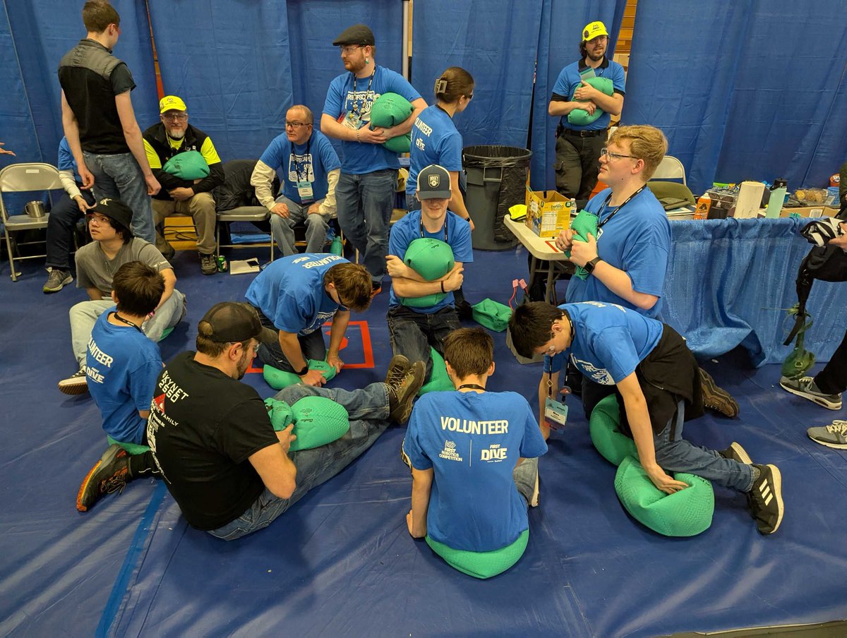 Skynet_Robotics's tweet image. The competition at CAIS (clackamas academy of industrial sciences) was a success for Skynet! The team got to see a different side of competition by hosting and choosing not to compete this year. We are all proud of our lovely mentor for earning the “outstanding volunteer” award.