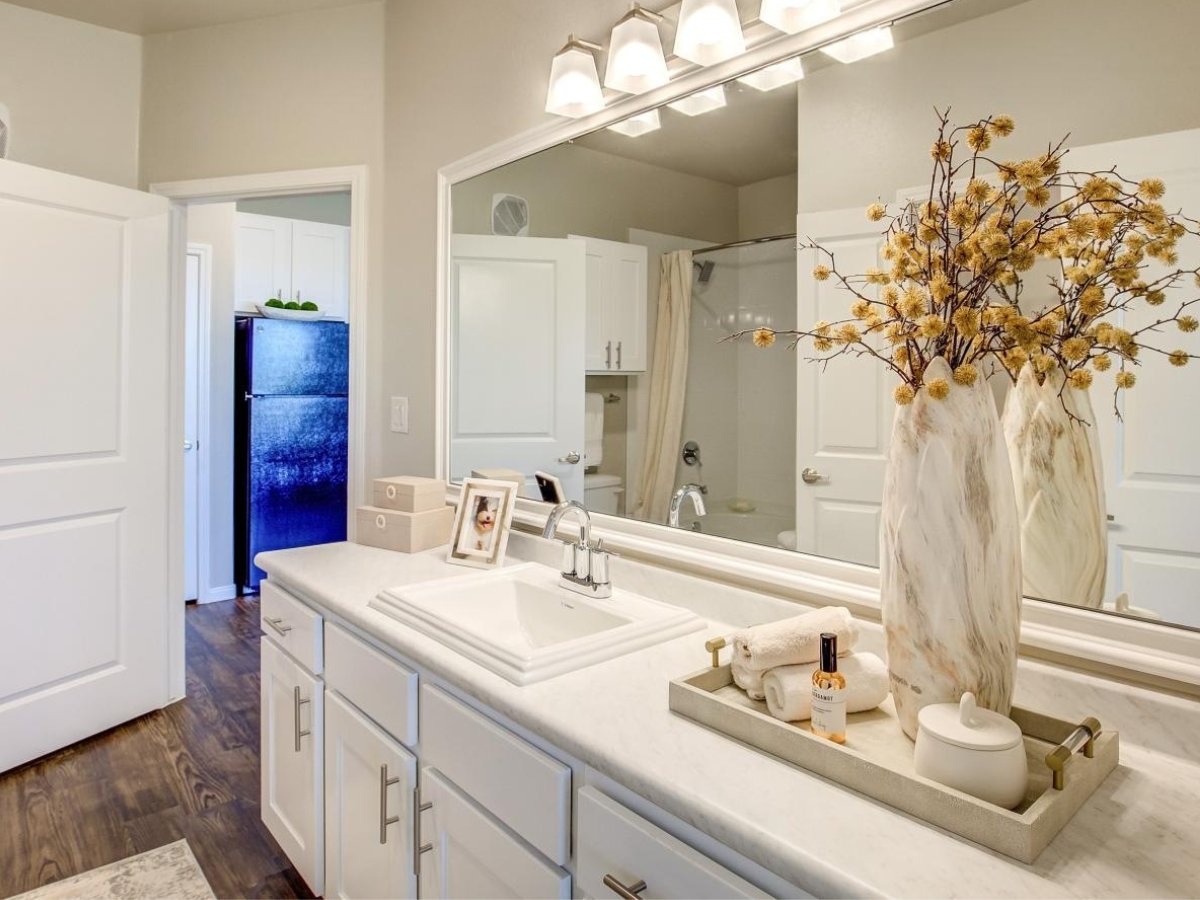 aokaptlocators's tweet photo. So what are you looking for as you search for your Dallas apartment? Certain areas, amenities or price to keep you in your budget?   Don't waste time, we will get it narrowed down for you easily. Just give us a quick call or fill out our super easy form. 972-818-3456 https://t.co/6mrdMV0Xde