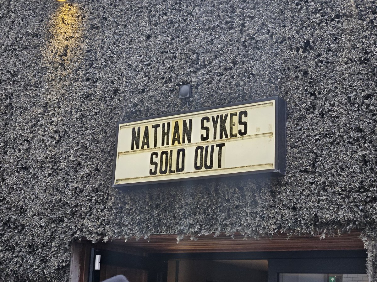 BeddersJunior's tweet photo. @NathanSykes it was a joy watching you tonight! ✨🫶🏻 There are quite literally no words that do justice to your vocals🔥 https://t.co/D2sqJ2RRHh