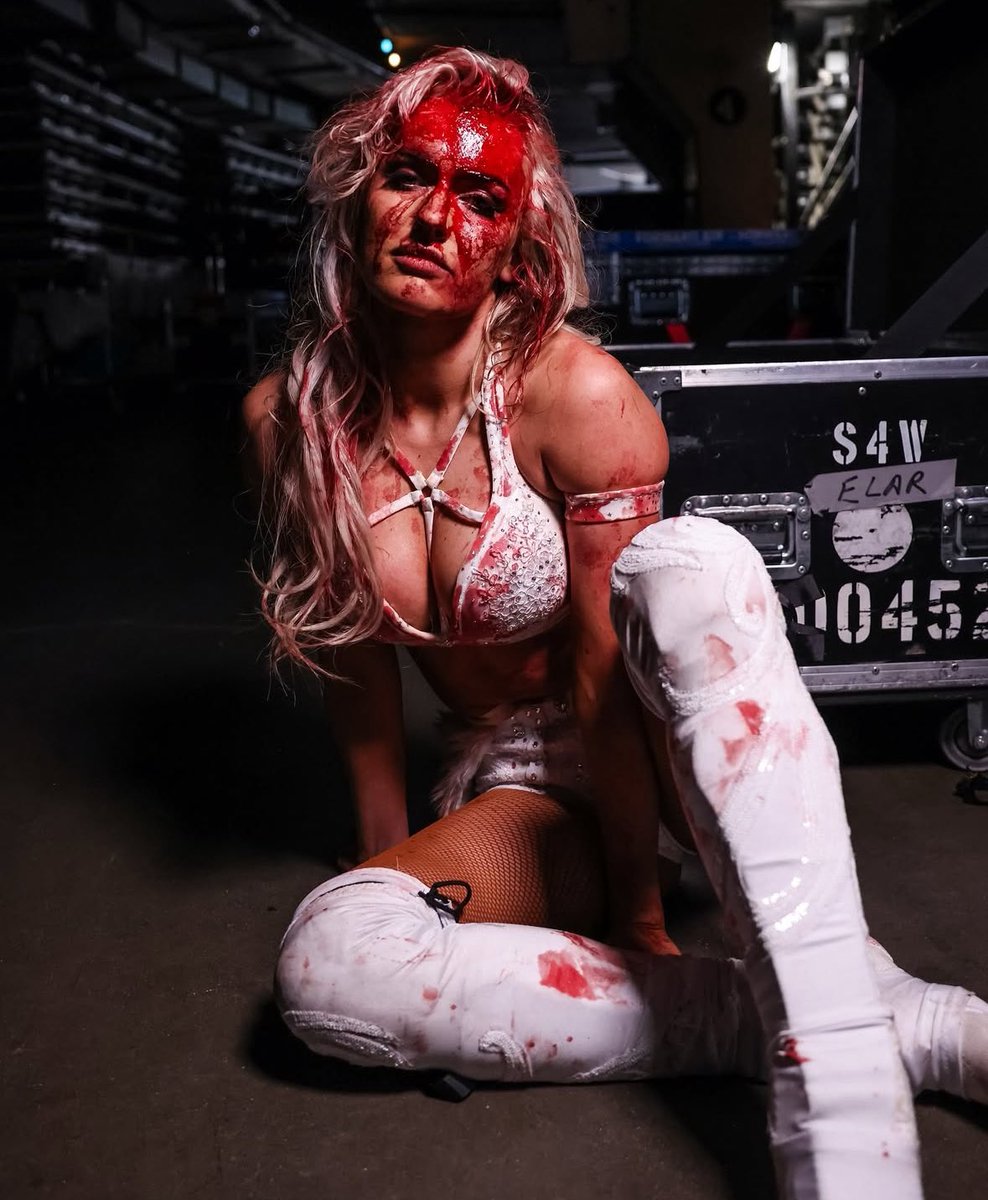 twcworldwide's tweet photo. My girl is a bloody star 🩸💫
Mariah May vs Toni Storm is a top ten women’s wrestling rivalries of all time and top five AEW rivalry. Dont @ me.
@mariahmayx ❣️
@aew 📸
#MariahMay #AEW #HollywoodEnding #AllEliteWrestling https://t.co/MLRvOfrYS9