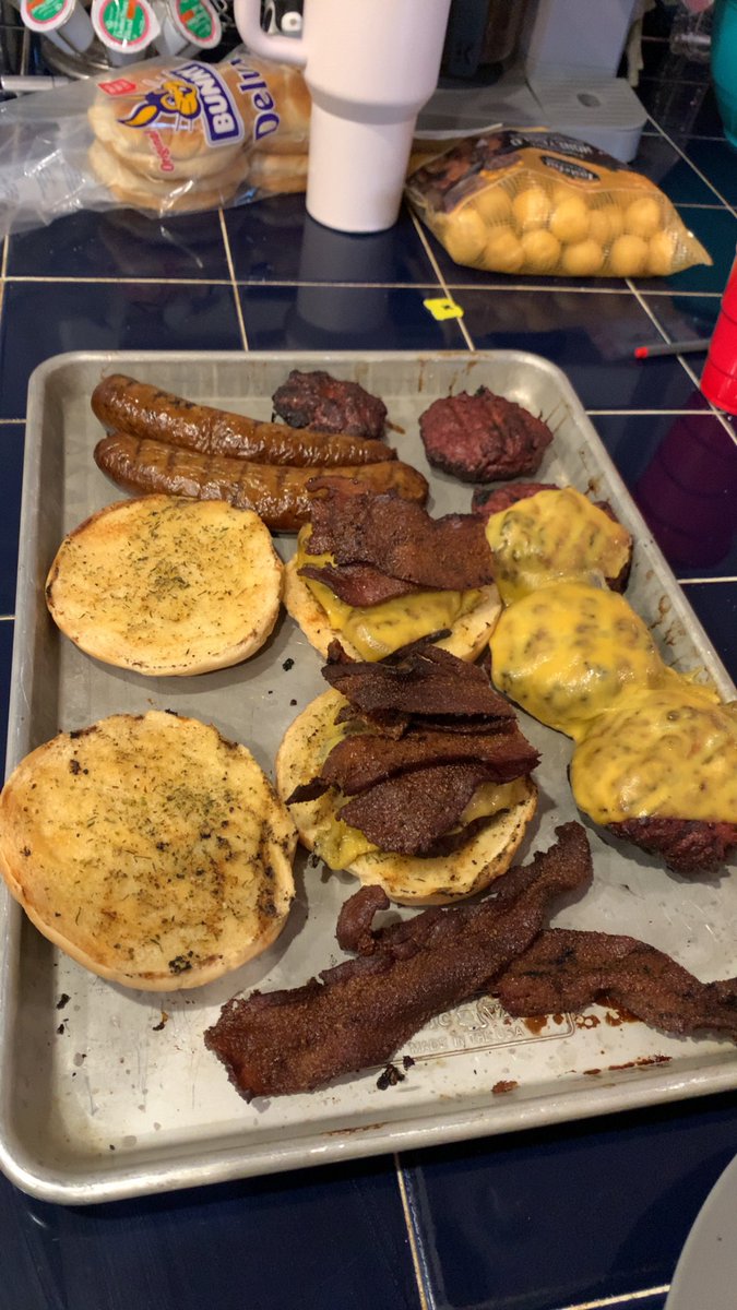coachjackson62's tweet photo. First night of #SpringBreak 

Burgers, boudin, and poppers!

#CoachesCooking
#MondayMotivation 
#BBQLife 
#ThrowOften https://t.co/wMQld5HqTD