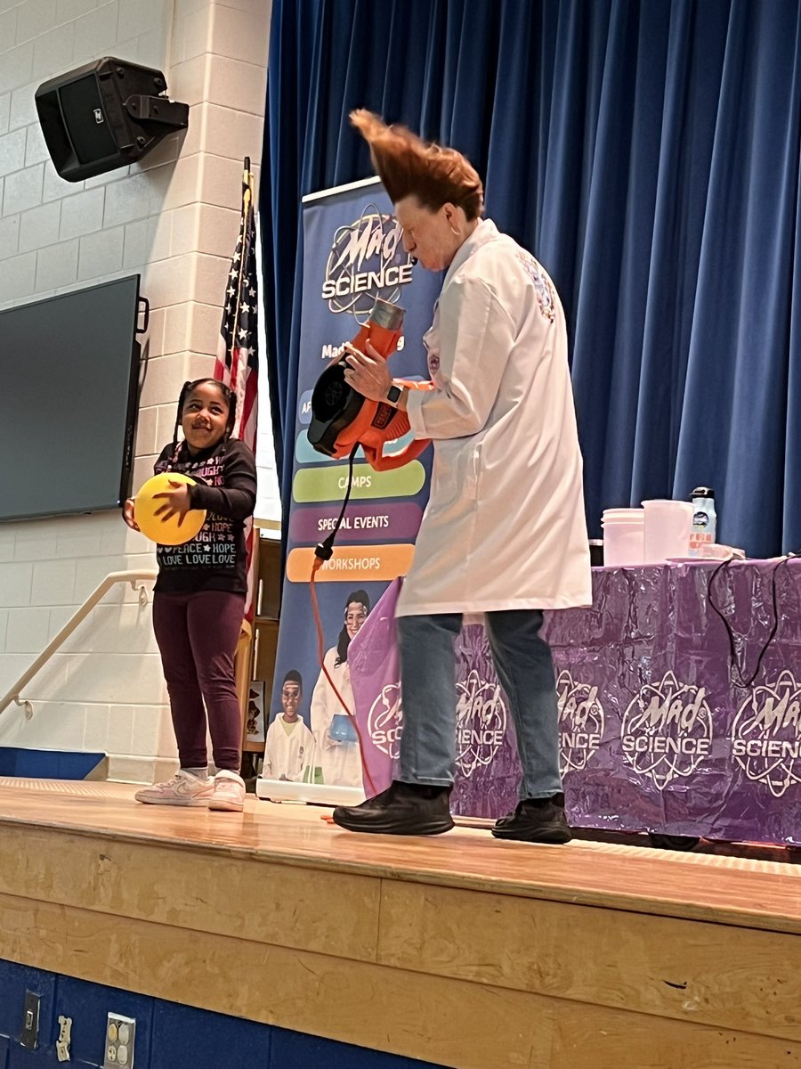 MicheleneKesne1's tweet photo. 👩‍🔬What a fun assembly with Mad Science and Jupiter Jen! 🧪 Thanks to our AmAZiNg PTA for sponsoring! @cfescolts @JoshRingling @anne_bianchi https://t.co/zueqdbbg9m