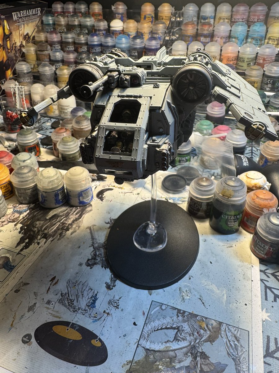 Crispin_Giles's tweet photo. Did some work on an Arvus Lighter.  Going to be the objective for some intro 40K games I’m going to run over the weekend.  Such an amazing model.  Hope you all get to hobby soon.  #ParentsPainting https://t.co/L3gZ8X4xd2