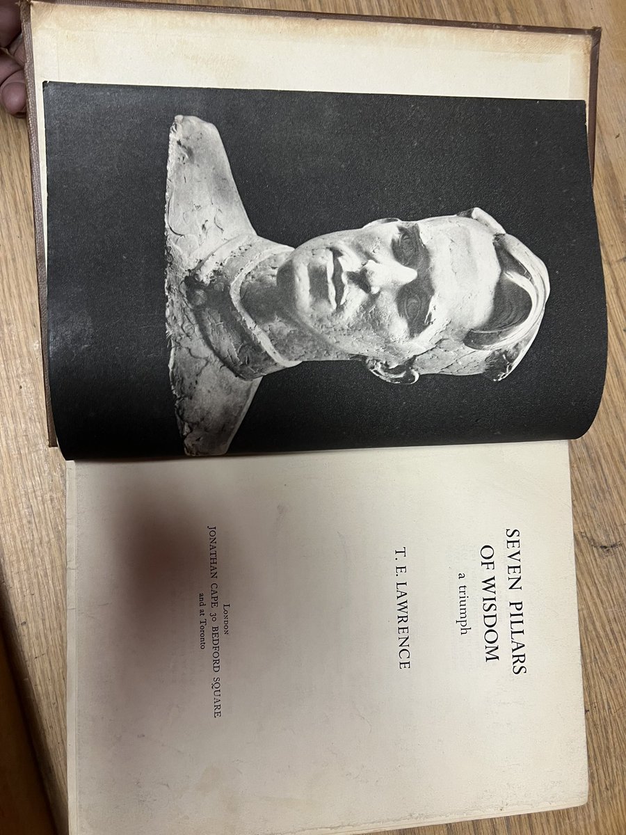 nauadir's tweet photo. أعمدة الحكمة السبعة للورانس العرب النسخة الأصلية طبعة لندن 1936م مليء بالصور والخرائط https://t.co/16HQVTFYbr