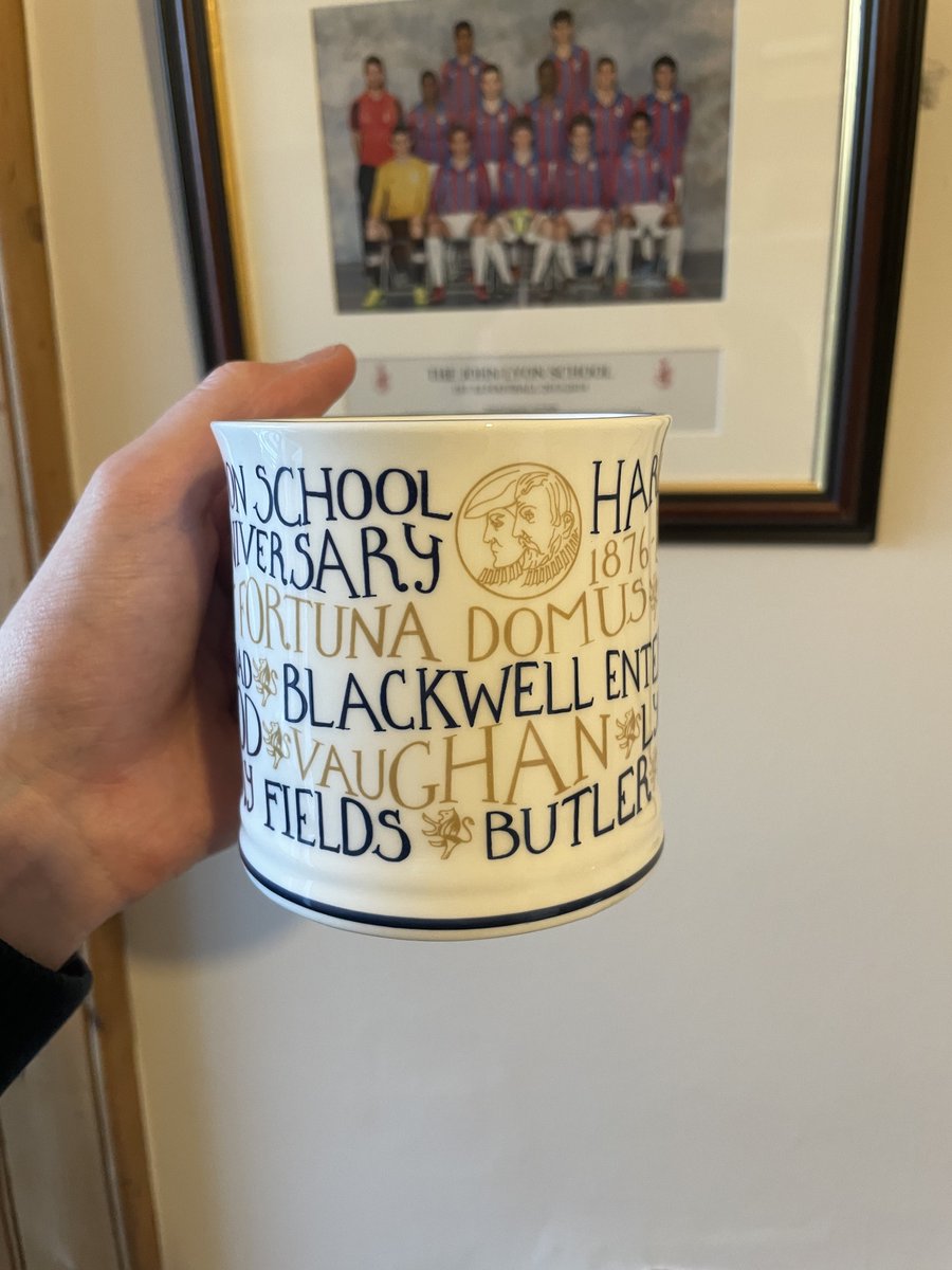 Had the pleasure of returning to @JohnLyonHarrow last week to give a lecture. Was great to be back and hopefully the students found it useful. Finally got my hands on the 145th anniversary mug!!!!