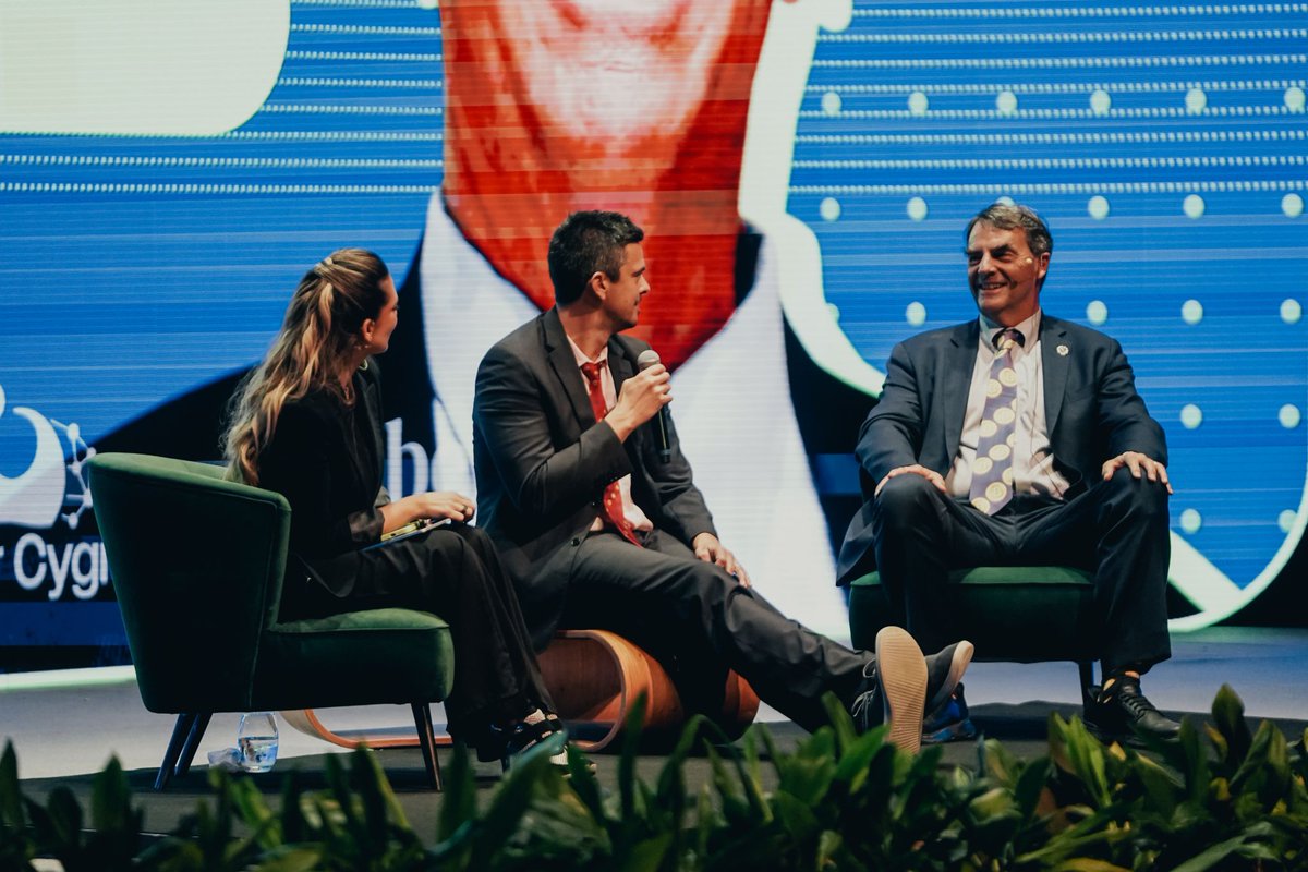 🇵🇾 Paraguay, primera parada de la Draper Cygnus Tech Week

El 4 de marzo marcó el inicio de una semana llena de innovación, tecnología y grandes encuentros. <a href="/TimDraper/">Tim Draper</a> y <a href="/AdamDraper/">Adam Draper ⏻</a> llegaron a Paraguay para compartir su visión con la comunidad emprendedora.