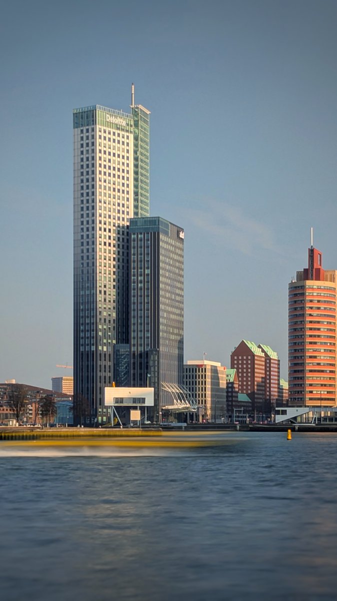 zzapback's tweet photo. Maastoren vandaag
#Rotterdam #architectuur
#exapro #hoyafilters #pixel7pro #snapseed https://t.co/NQ6GOCMtjm