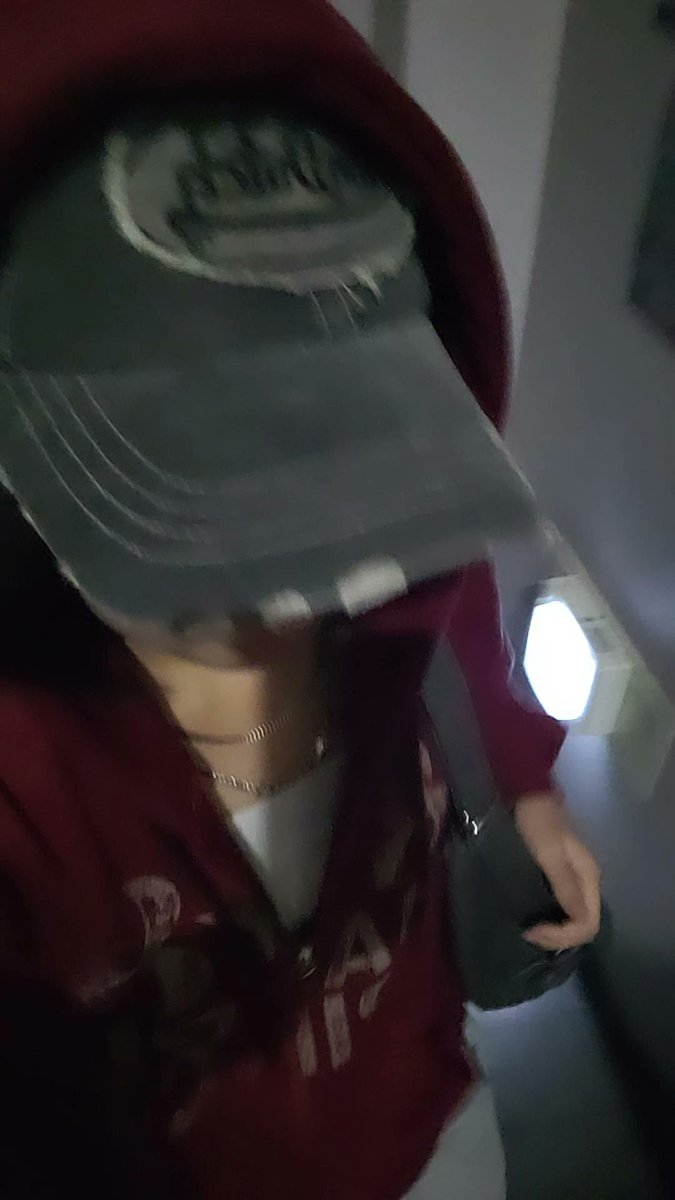 그러니까 이 꼬라지로 후줄근하게 학원갓는데 힙하다고 옷 잘 입는 친구한테 인스타 따엿다고요?