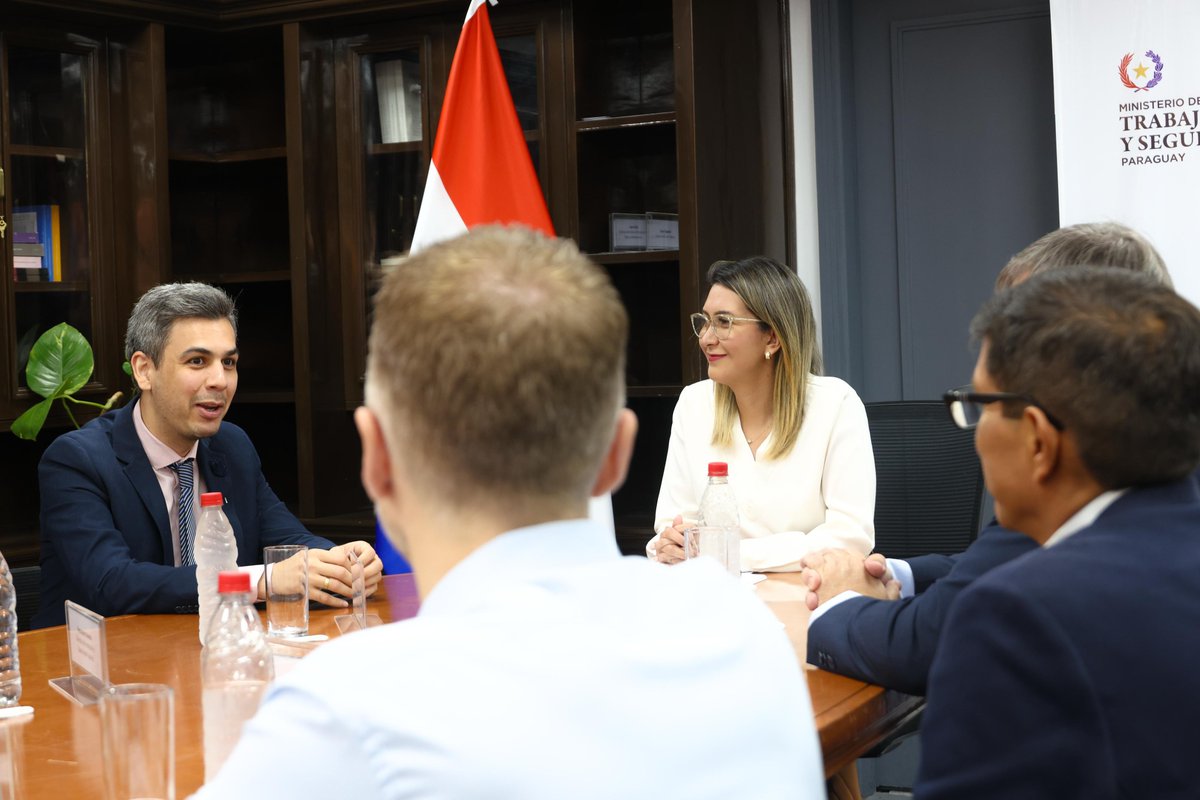 MTESS_PY's tweet image. #SIMEL| Paraguay pone a punto su Sistema de Información del Mercado Laboral

Autoridades de la @PresidenciaPy y del Ministerio de Trabajo, junto con especialistas Organización Internacional del Trabajo (@ilo), revisaron los avances para la próxima implementación del Sistema de