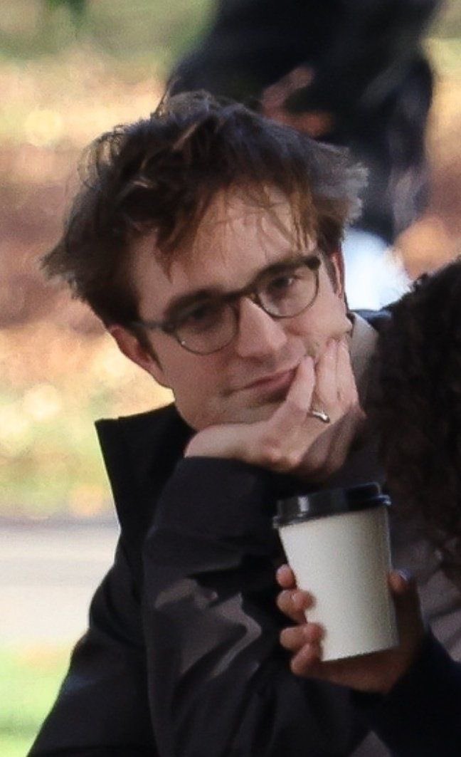 mooonlitwinter's tweet image. you are laughing. sexiest people in existence will be on the big screen together and you are laughing.