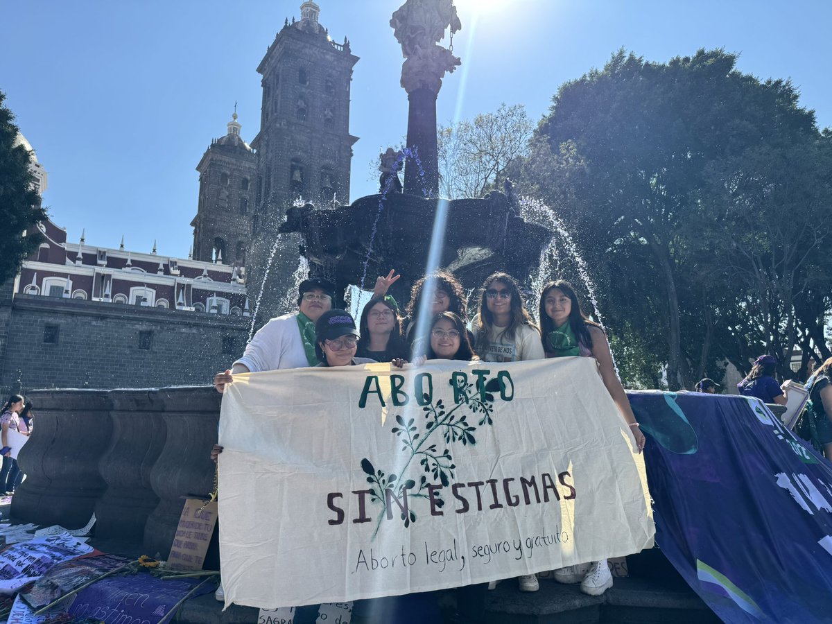 🟣 ¡Gracias a todas, todes y todxs! Este año junto a <a href="/REDefinePuebla/">REDefine Puebla</a>, Mujeres leyendo Mujeres, <a href="/HablemosDGenero/">Hablemos De Género</a>, <a href="/ddeserpue/">Ddeser Puebla</a>, <a href="/AbortoLegalPue/">AbortoLegalPuebla 🏳️‍⚧️💚</a> , Femin(Are), <a href="/YoXLas40Horas2/">YoPorLas40Horas</a> Puebla, <a href="/FUNDACIONMEXA/">Fundación Mexa A.C.</a>, <a href="/VozdelosDesapa/">Voz de los Desaparecidos en Puebla</a>, 1/3 👇🏻🧵