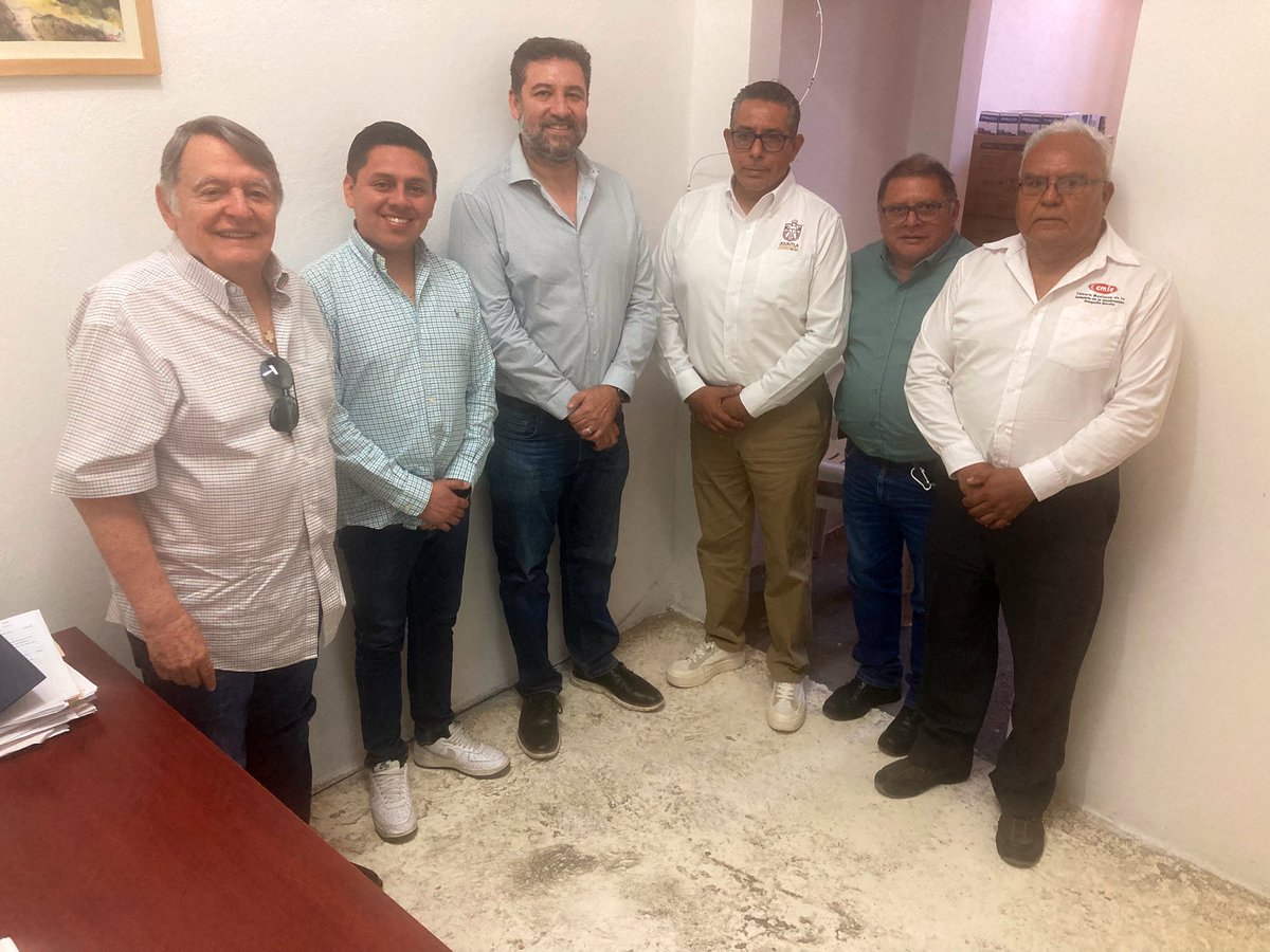 👷‍♂️ El Presidente de la CMIC Morelos, Armando Nuñez Iragorri, en compañía del comite directivo sostuvieron  una reunión con el Lic. Alan Francisco  Martinez García, Alcalde de #Jojutla, con el propósito de fortalecer la colaboración entre el sector de la construcción y municipio.