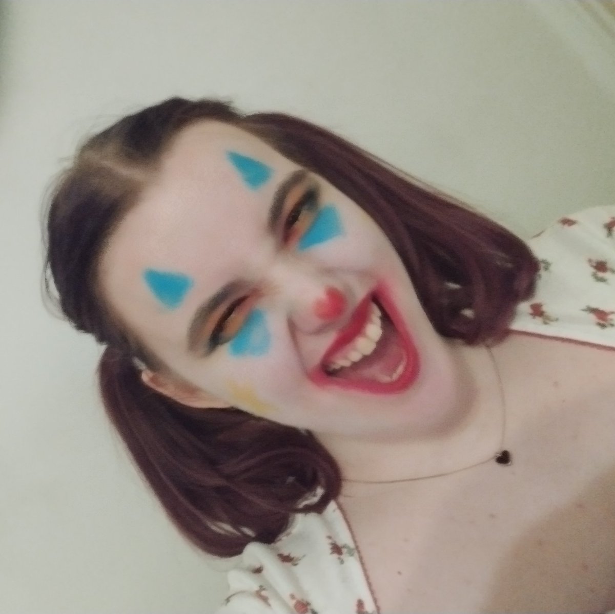 WidthTomBones's tweet photo. me and my housemates decided to dress up like clowns for no reason on a a monday night https://t.co/OUrK1gNaql
