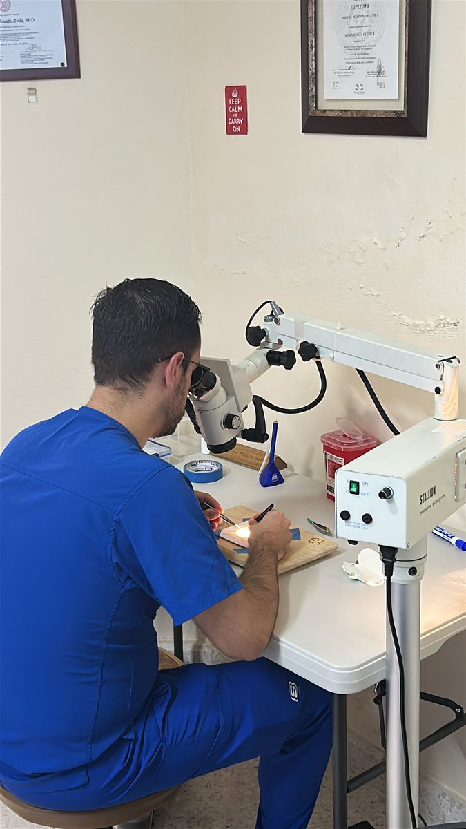 mimalavi's tweet photo. Está semana pasada, iniciamos adiestramiento en Microcirugia para uno de nuestros Fellows de @AndrologiaMex clínica y quirugica   
Dr Saúl Alvizo urólogo egresado del centro médico de occidente quien lo esta haciendo muy bien.

Empezamos con destrezas básicas en tarjeta de práctica e iremos avanzando progresivamente. 

La Microcirugia en el manejo de la infertilidad masculina ofrece muy buenos resultados en manos entrenadas y con práctica frecuente.

Esto confirma el dicho que dice que “la Microcirugia se aprende en el Laboratorio y no en el Quirófano…”

Y en forma combinada al desarrollo  del fellowship visitamos hermosos lugares del  Valle de Mexico…

Todo cabe en un jarrito sabiéndolo acomodar…

La vida familiar, el ocio y el esparcimiento son tan importantes como nuestra práctica profesional y la Andrologia es una de las subespecialidades que afortunadamente nos permite combinar ambas cosas…