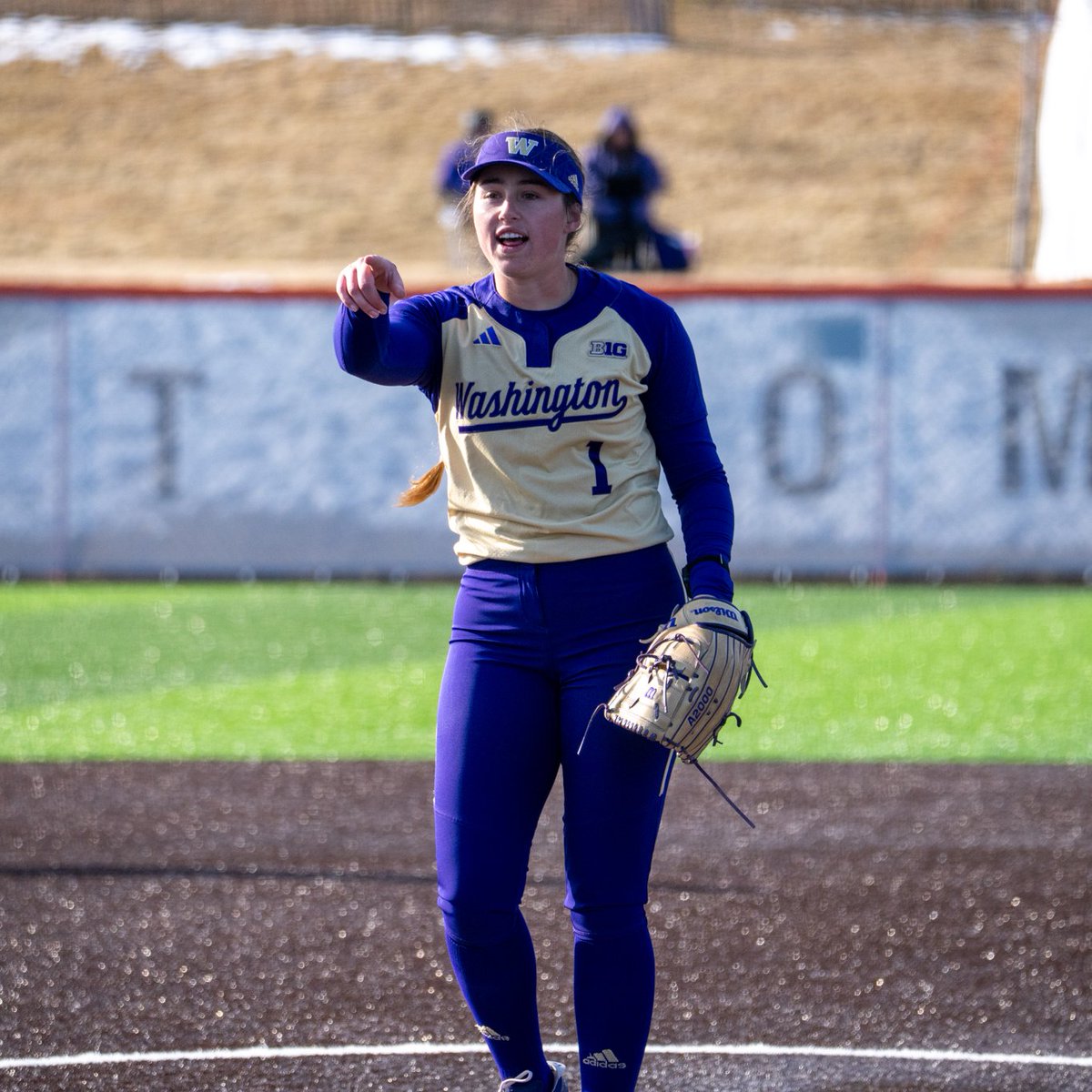 UWSoftball's tweet photo. RECAP | Washington extends its winning streak to 14 with 5-2 victory over Boise State

>> https://t.co/K44xS1t1Nf https://t.co/8oshGUj4vg