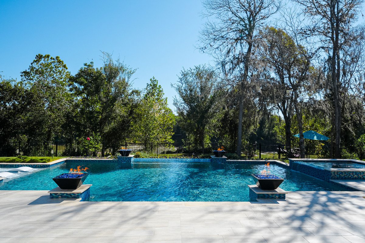 PlatinumPools's tweet image. Embrace the joy of cool, refreshing dips in your very own backyard paradise. Let's build a pool tailored to your lifestyle and needs.

#BackyardOasis #LuxuryPool #HoustonMetroplex #PoolParadise #Staycation #ResortLife #WeekendVibes #luxurypools