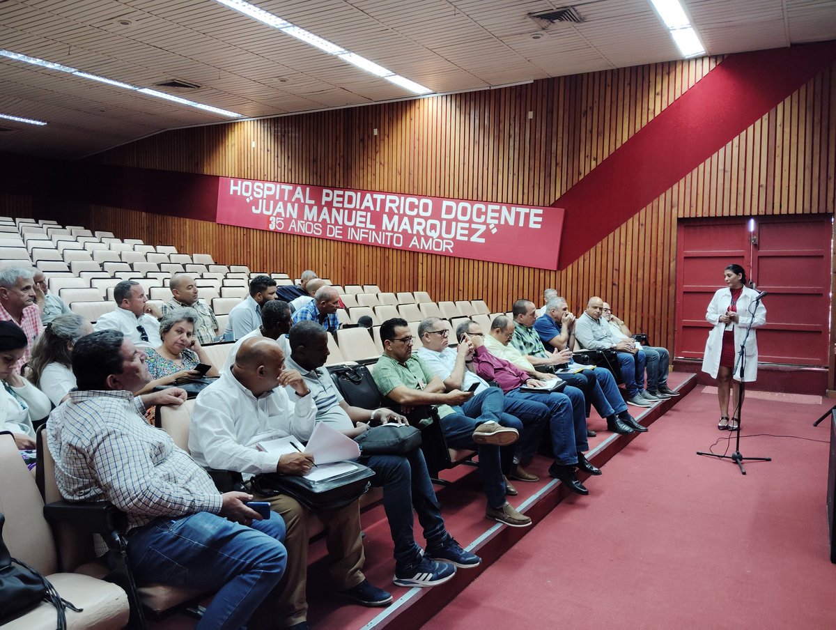 🇨🇺 Los Viceprimeros Ministros, Jorge Luis Tapia Fonseca y Eduardo Martínez Díaz, realizaron un recorrido por el centro, evaluando el estado constructivo y su compromiso con el mantenimiento y reparación del hospital.
#LaHabanaEsSalud
#LaHabanaDeTodos
