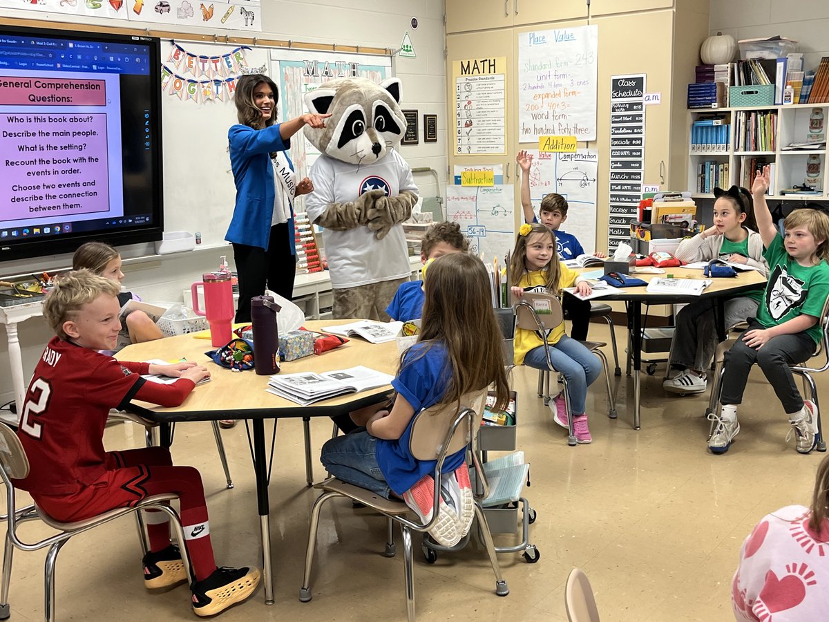 TNedu's tweet photo. Riley was in Sumner County Schools last week to see kids practicing their sounds-first instruction and celebrate their love for literacy! π¦π Miss Music Row also joined in on the visit. Where do we think Riley will go this week? #ReadLikeRiley #AcceleratingTN https://t.co/HEYywszOXL
