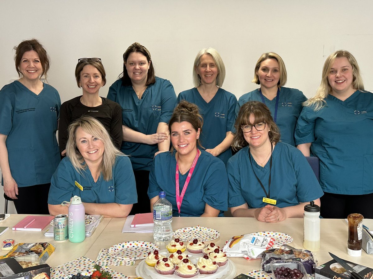 Grateful to have spent the afternoon with the amazing Stroke pathway SLT Team sharing research, resources, service improvement plans and delicious cake ❤️