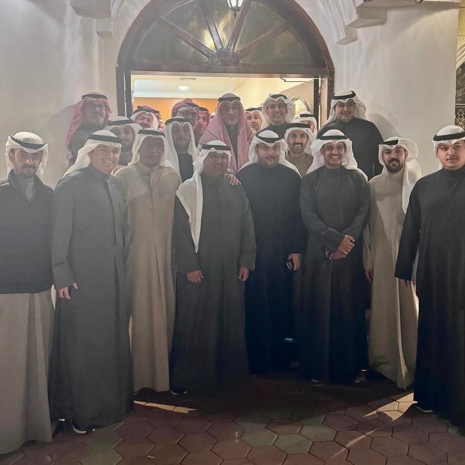 SalahAlelaj's tweet photo. شرفنا في ديوان العلاج
معالي وزير الداخلية
 الشيخ فهد اليوسف الصباح 🌹 https://t.co/35PExYiMbO