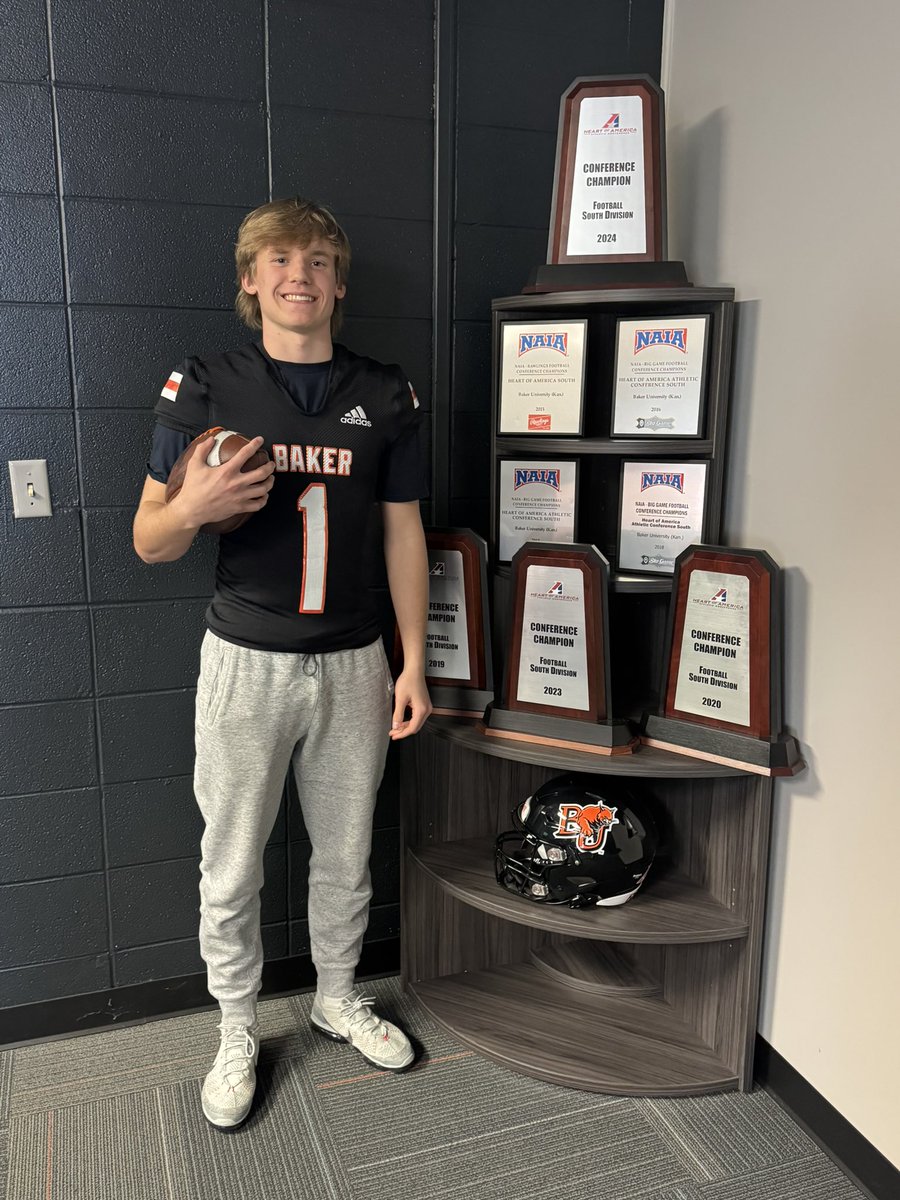 Jase pavlik (@jasepavlik) on Twitter photo After an amazing visit, I am blessed to receive an offer from Baker University! <a href="/BakerU_Football/">Baker University Football</a> <a href="/CoachMRegalado/">Miguel Regalado</a> After an amazing visit, I am blessed to receive an offer from Baker University! <a href="/BakerU_Football/">Baker University Football</a> <a href="/CoachMRegalado/">Miguel Regalado</a>