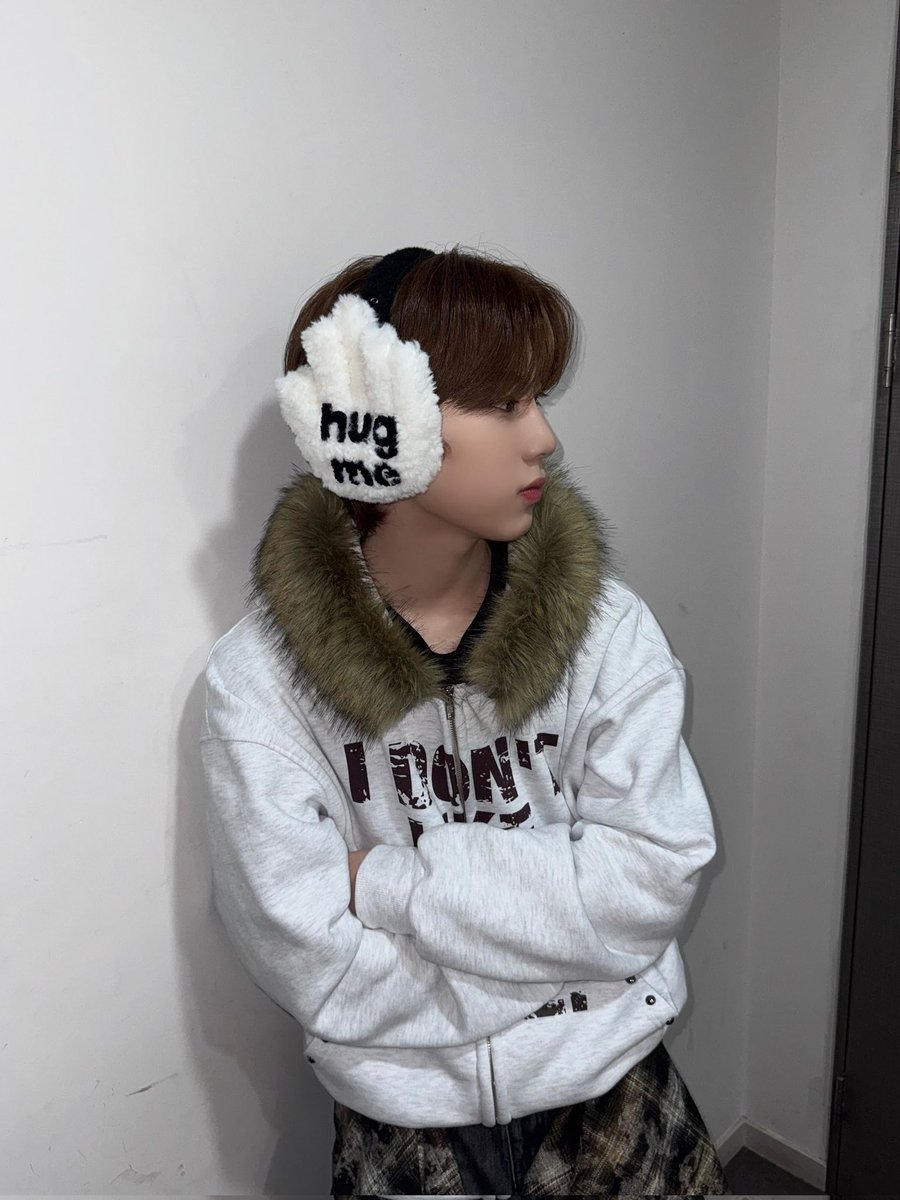 AndyBrasil_'s tweet photo. [ANDY ATUALIZAÇÃO - WEVERSE]

"Olá, ARrCers.
Como estás?
Estou constantemente a me recuperar! Tenho tantas saudades tuas, ARrCer.ㅠㅠ
Oh e 3/12 eu irei abrir uma conta no bubble!!"

#ANDY #ARrC #ARrCer https://t.co/76UET0911Z