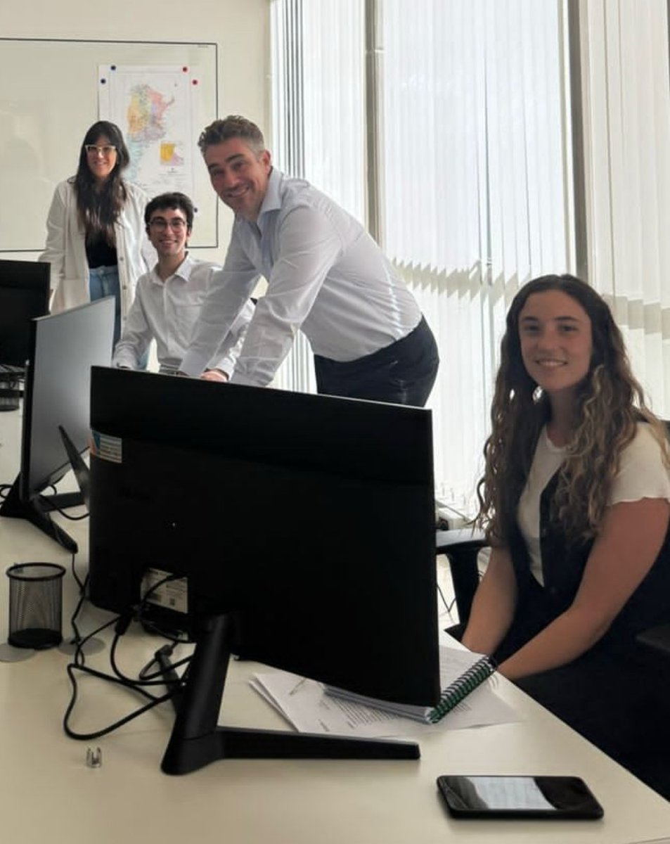 ¡Bienvenidos Lucía y Massimo a Bentia! Recién recibidos con los mejores promedios de geóloga en la UNLP y de ingeniero en petróleo en el ITBA, se suman a un equipazo joven con muchas ganas, como Flor, que arrancó el 1er día de Bentia. ¡Formando un dream team!