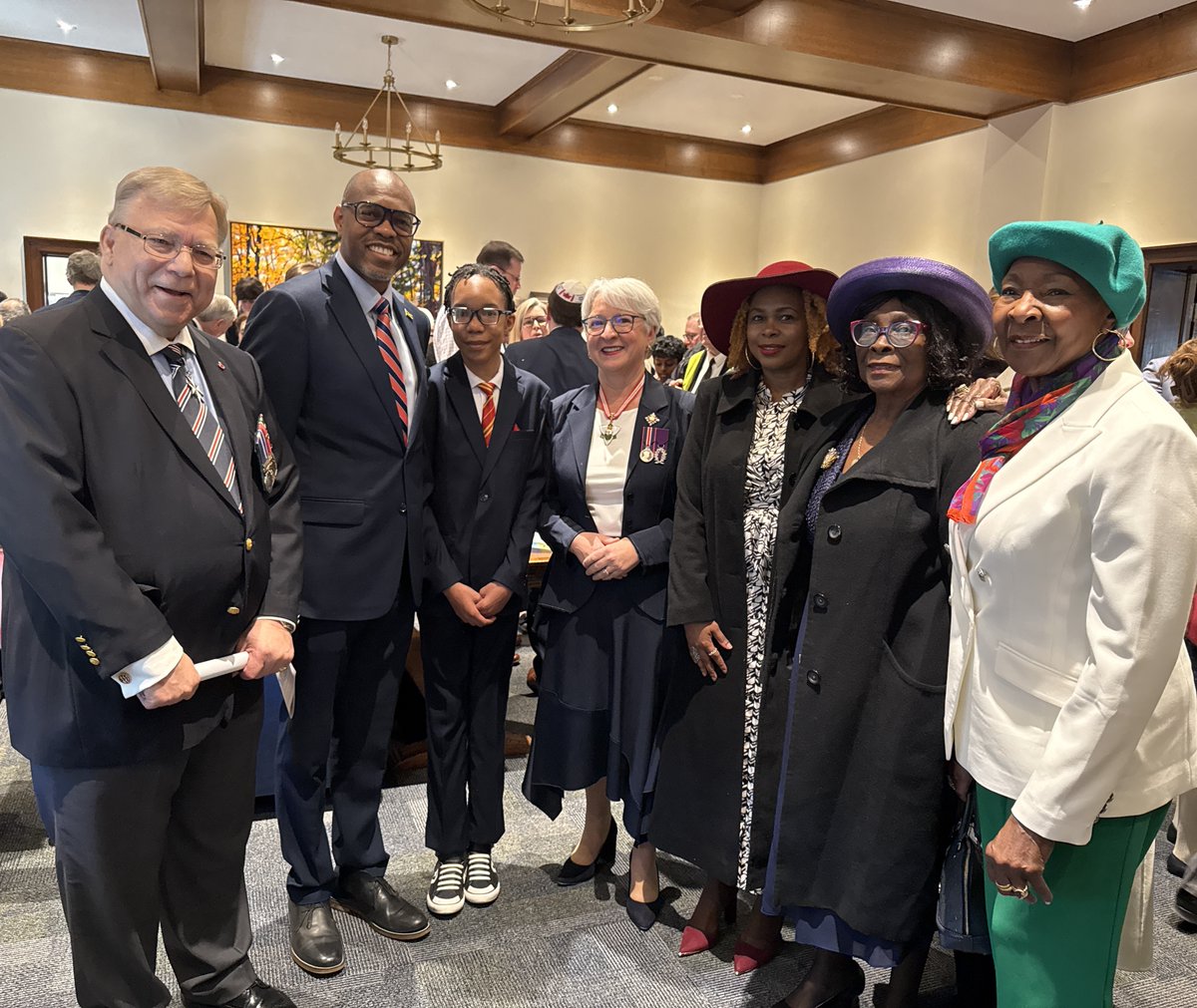 LGOntario's tweet photo. Yesterday, I had the pleasure of attending the interfaith Commonwealth Day service at Yorkminster Park Baptist Church. A historic moment marked the occasion as we sang the new hymn, Crathie, making Yorkminster Park the first church in Canada to perform it. Following the service, a special ceremony was held to present King Charles III Coronation Medals, honouring remarkable individuals whose contributions continue to uplift their communities, our province, and our country. #CommonwealthDay
...
Hier, j’ai eu le bonheur de participer au service interconfessionnel du Jour du Commonwealth à l’Église Baptiste Yorkminster Park. Nous avons vécu un moment historique en chantant le nouvel hymne Crathie, faisant de Yorkminster Park la toute première église au Canada à l’interpréter. Après le service, s’est tenue une cérémonie de remise de la Médaille du couronnement du roi Charles III, mettant en lumière des personnes remarquables dont les contributions enrichissent leurs communautés, notre province et le pays tout entier. #JourDuCommonwealth