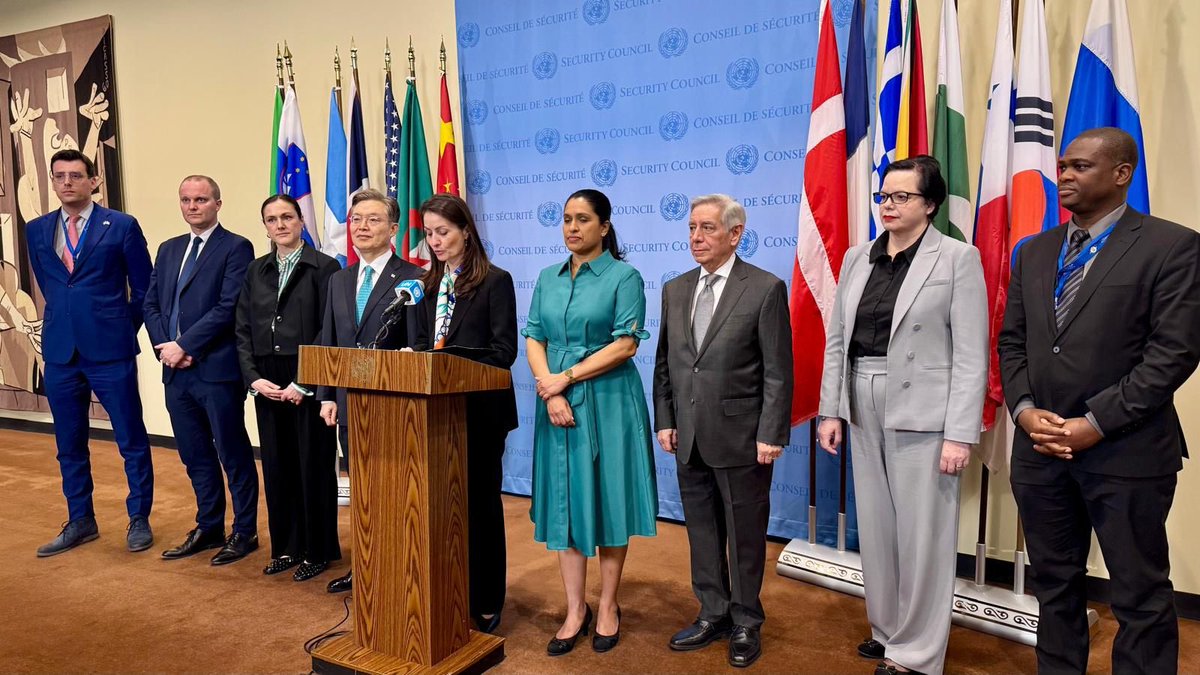 Denmark_UN's tweet photo. Ahead of the #UNSC meeting on #Afghanistan, 🇩🇰🇫🇷🇬🇷🇬🇾🇵🇦🇰🇷🇸🇱🇸🇮🇬🇧 - signatories of the Shared Commitments on #WPS - condemned the Taliban’s restrictive and discriminatory policies against women &amp; girls’ rights and welcomed accountability efforts. Full stmt 👉https://t.co/jF9VpNpfCq https://t.co/H7EXpEpkyx