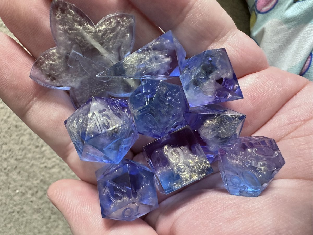 StardustCreatives tweet media