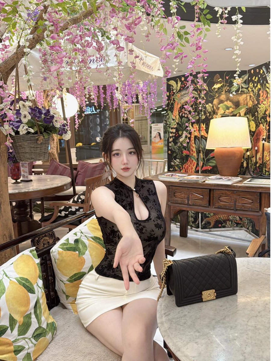 zhangjunya99's tweet photo. 她们说这是富贵小姐姐穿搭 https://t.co/hn5DYQkSjx