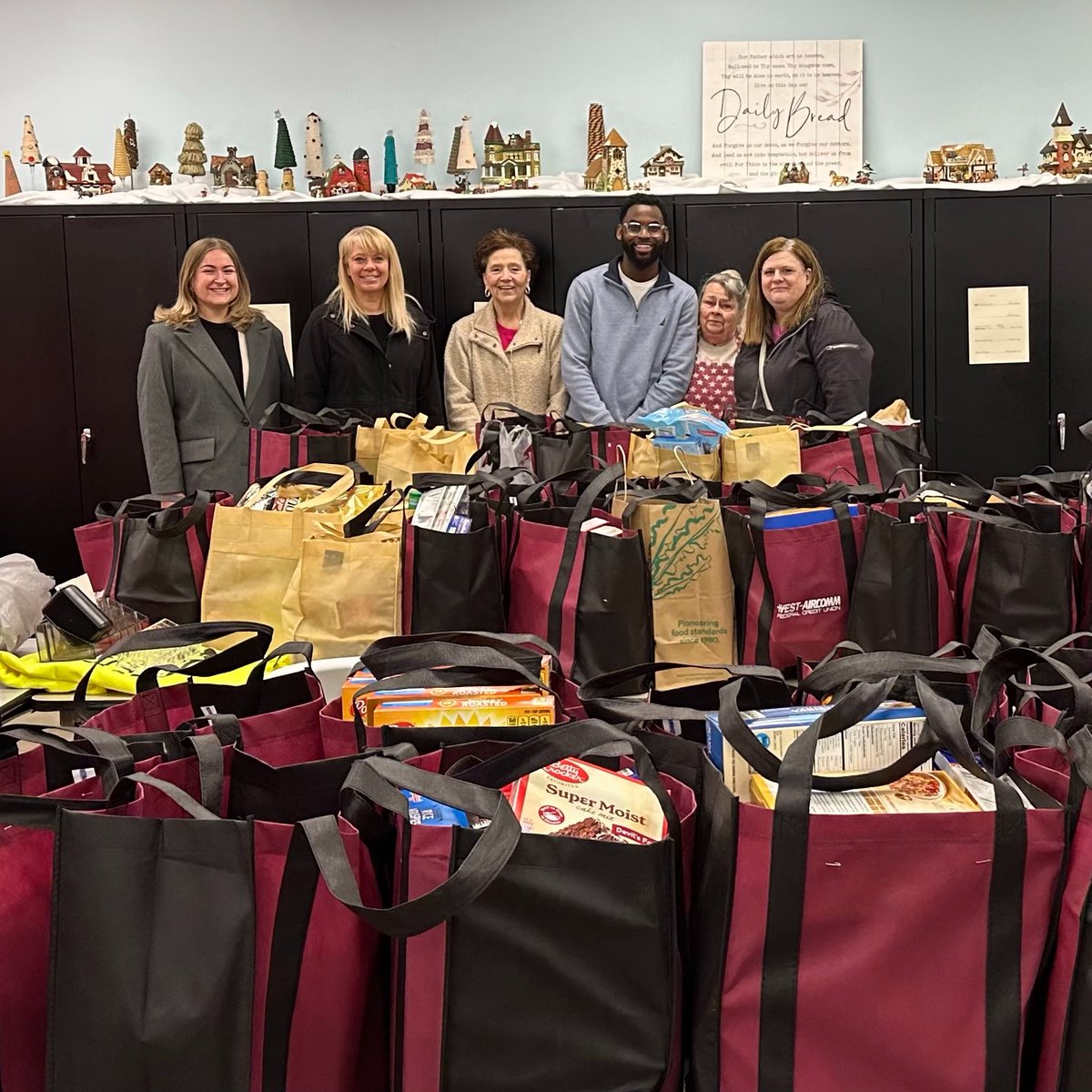 Thanks to our amazing members and employees, we collected 82 bags of food pantry donations for Twelve Loaves Soup Kitchen in New Brighton. Your generosity helps provide meals to those in need, and we couldn’t be more grateful! 📷📷 #WACCares #PeopleHelpingPeople