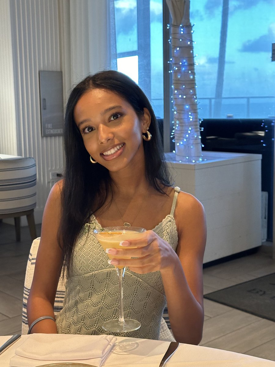 Happy 17th Birthday to my Queen B. Love this girl so much! ❤️🎂🎉