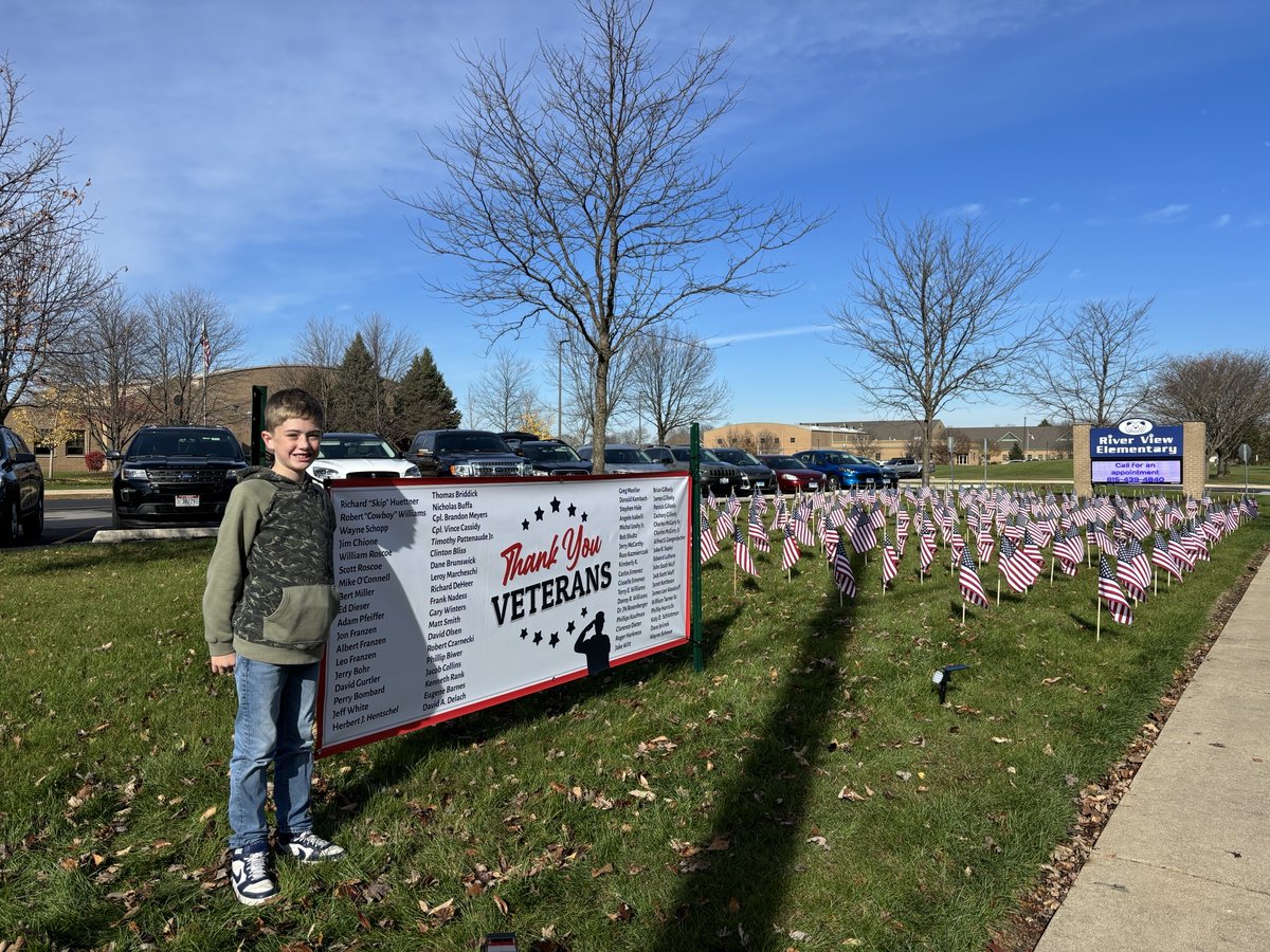MidAmCarpenters's tweet image. A big shoutout to Henry Franzen, grandson of #Local1027 Rep Rusty Broadbent, who recently held his own Field of Flags fundraiser for disabled vets. Ten-year-old Henry took on this project to give back to all veterans and honor his two Army veteran great-grandfathers. After