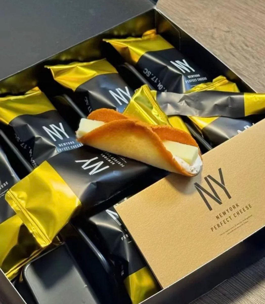 pinnicstore's tweet photo. ⭐️พร้อมส่งขนม New York Perfect Cheese สุดฮิตจากญี่ปุ่น ตอนนี้หายากมาก🧀🇯🇵
💸ราคา
12ชิ้น = 630฿ รวมส่ง
ซื้อ2กล่องขึ้นไป = กล่องละ 600฿ 
📮ค่าส่ง40 (3กล่องส่งฟรี) 
💌สั่งซื้อDM

#รับหิ้วญี่ปุ่น #หิ้วญี่ปุ่น #พรีออเดอร์ญี่ปุ่น #รีวิวญี่ปุ่น #ขนมญี่ปุ่น #รีวิวโตเกียว https://t.co/V62mHsnd2W