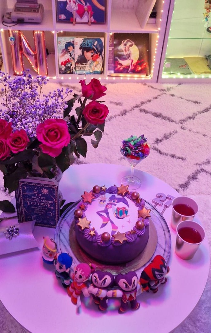 Nl_Rad's tweet photo. A new cake for my 27th Birthday!
This might be my favorite NiGHTS into Dreams cake so far! 🎂💖🌟
#NiGHTSintoDreams https://t.co/X7x0fPDBQz