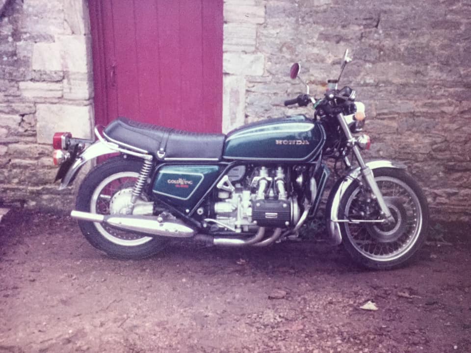 wingstuff's tweet photo. Thomas B's vintage classic 1985 GL
#mondaymotivation #hondagoldwing #goldwing #wingstuff https://t.co/iumUoftWK7