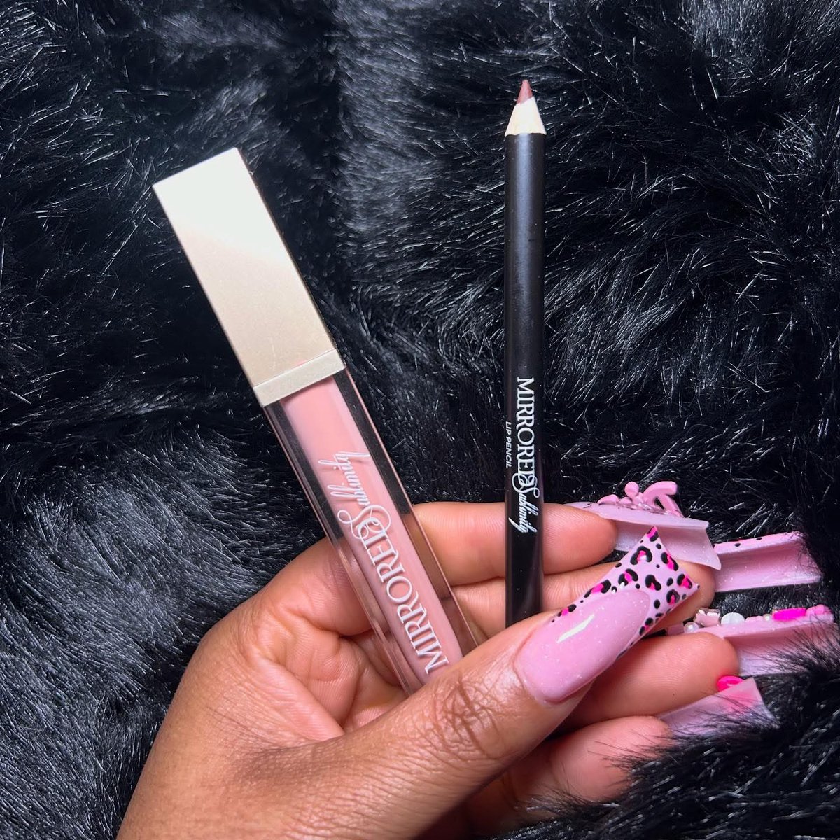 MSublimity's tweet image. We love a good lip combination! 🖤Slay your luscious lip, combos with mirroredsublimity lustrous lippies! 

Combo : coco and skintight 

#mirroredsublimity